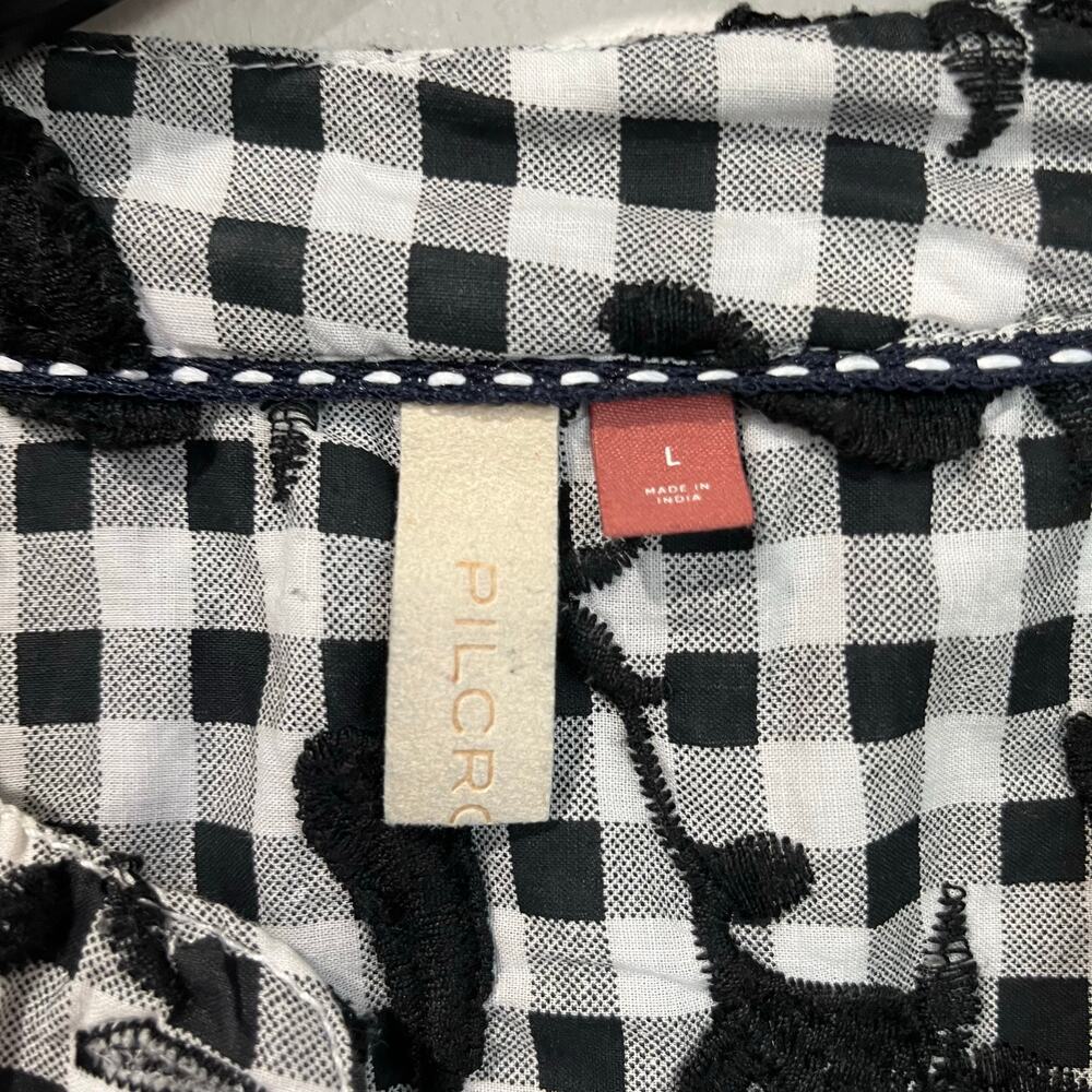 Anthropologie Pilcro Black and White gingham with embroidered floral button up - Picture 4 of 10
